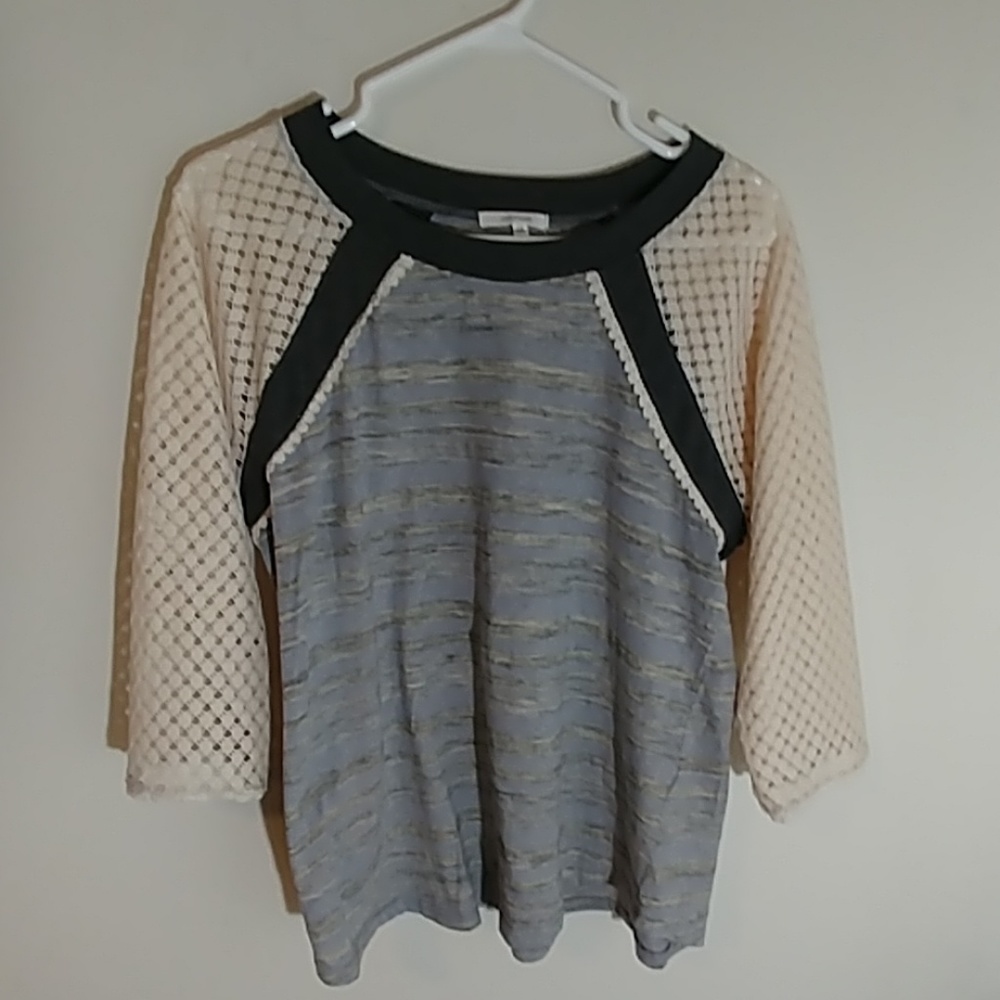 Maurices quarter length shirt